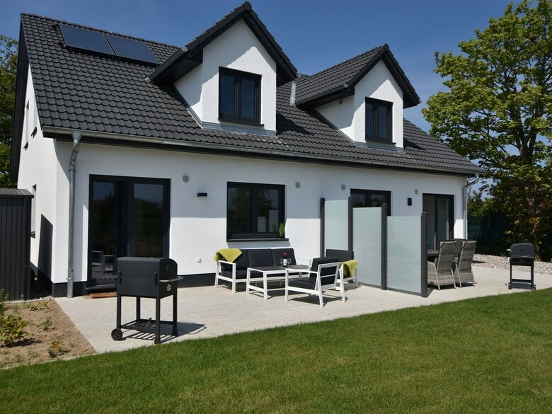 Luxurious Holiday Home In K�hlungsborn With Terrace