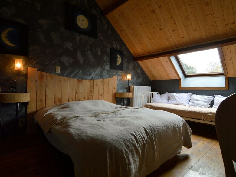 Cozy Holiday Home In Hondschoote With Terrace
