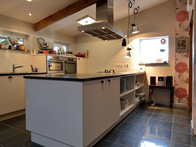 Cozy Holiday Home In Hondschoote With Terrace