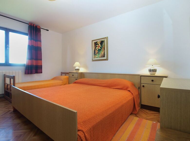 Apartment 1794