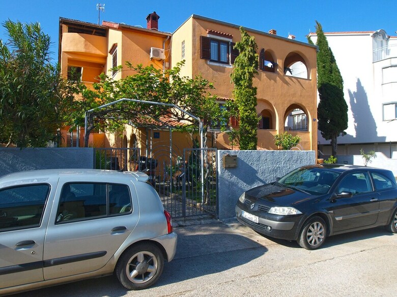 Apartment 1775