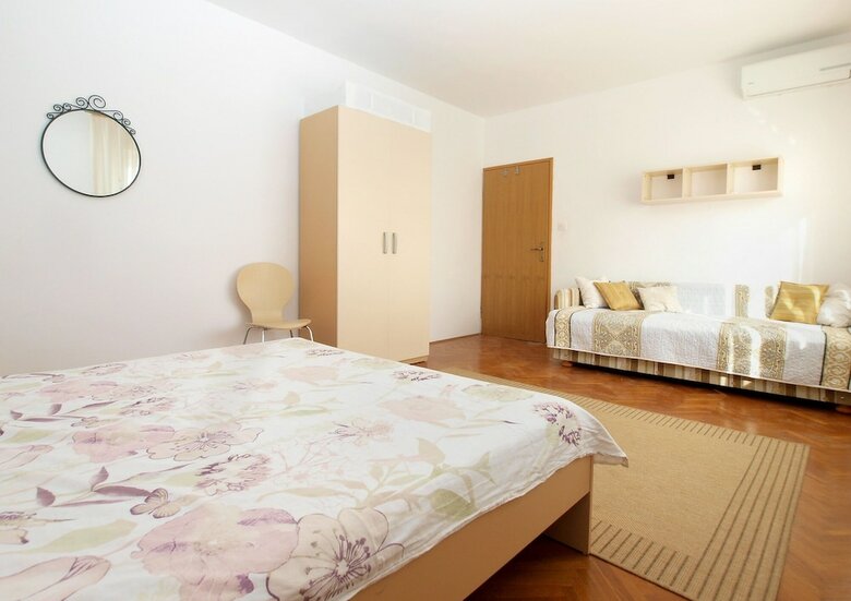 Apartment 1804