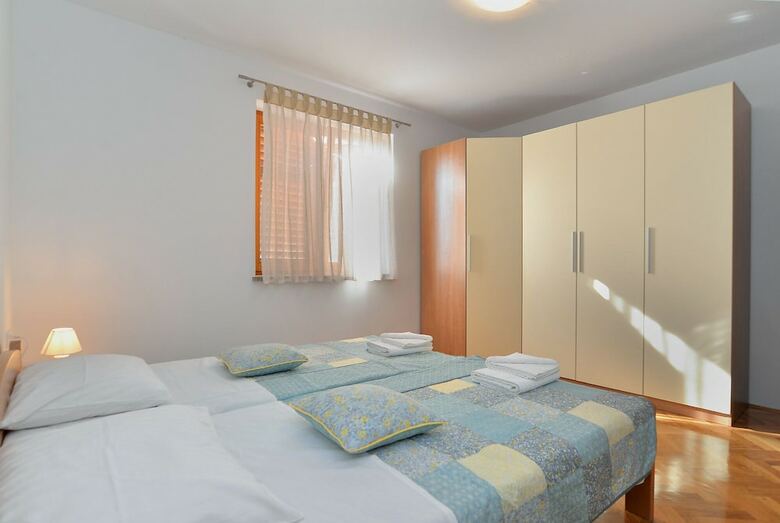 Apartment 1807