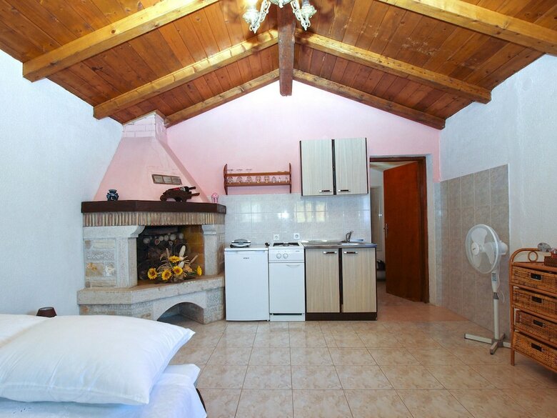 Apartment 1876