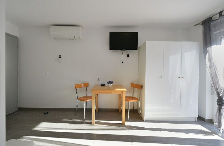 Apartment 1964