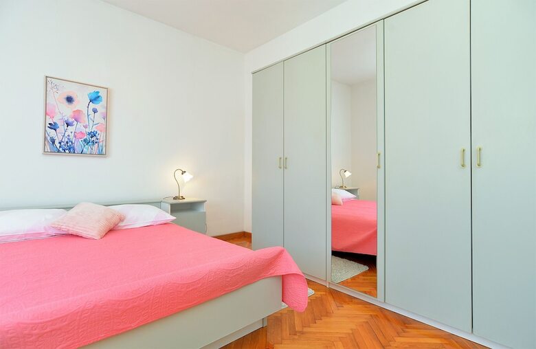 Apartment 1947