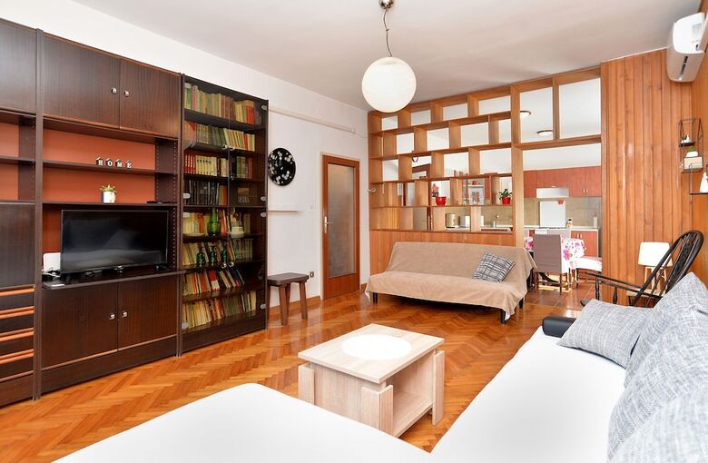 Apartment 1947