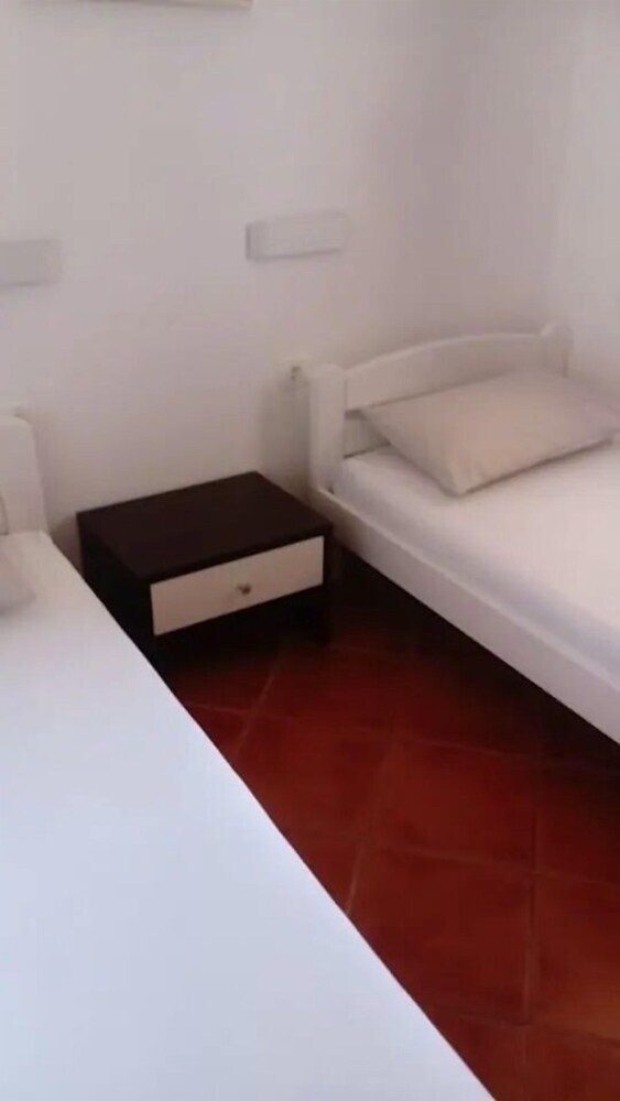 Apartment 1985