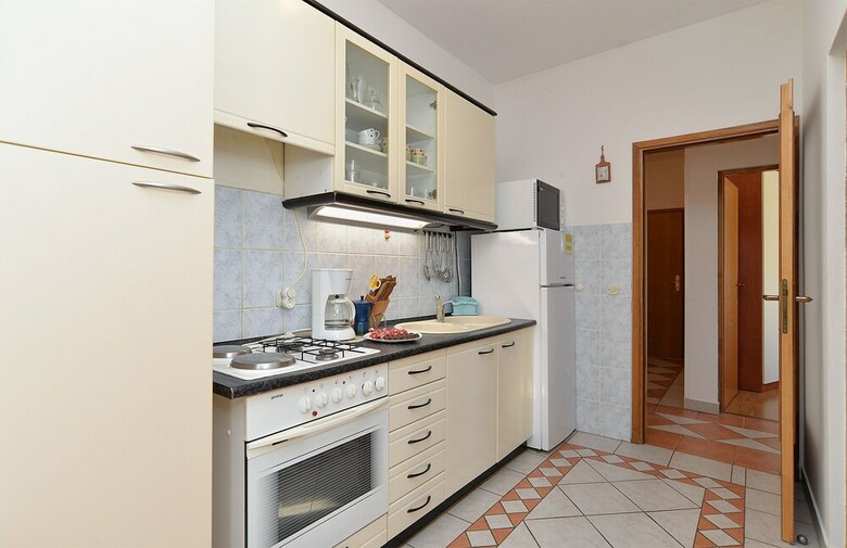 Apartment 1982