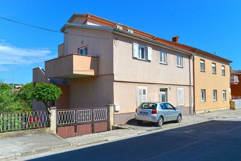 Apartment 1873