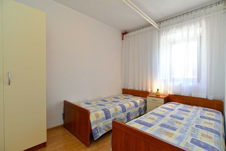 Apartment 1899