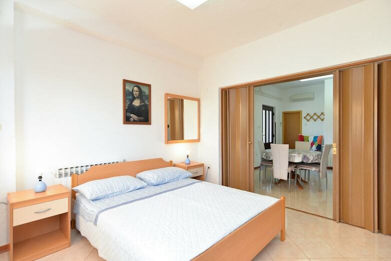 Apartment 1899