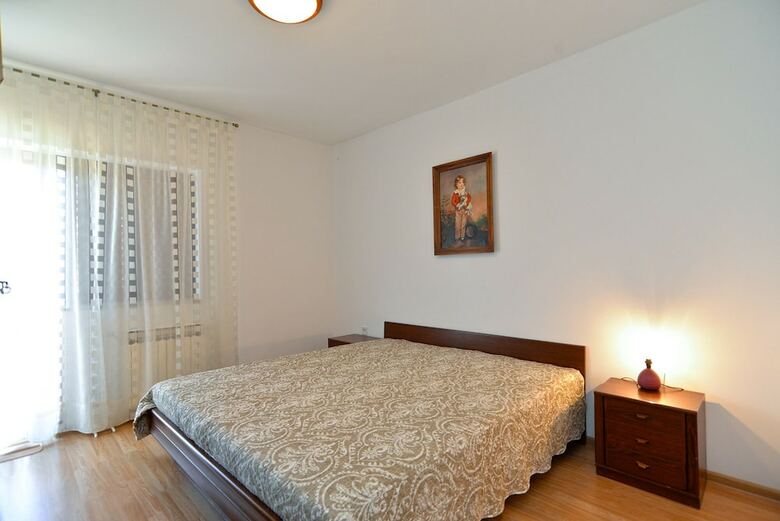 Apartment 1899