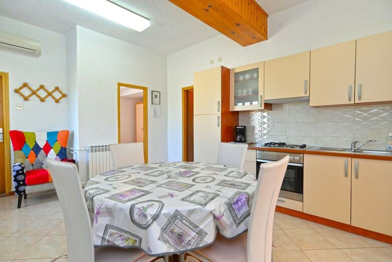Apartment 1899