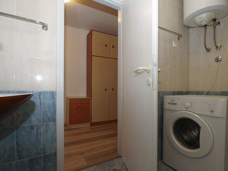 Apartment 1922