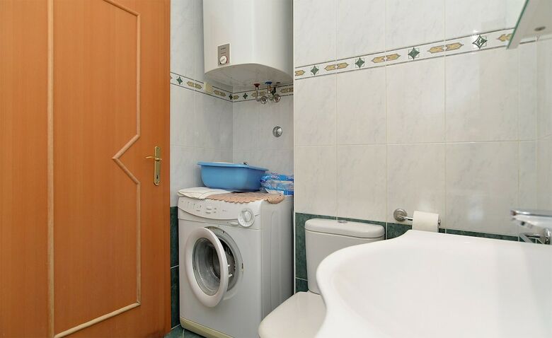 Apartment 1910