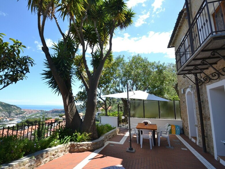 Modern Holiday Home With Sea View In Ventimiglia