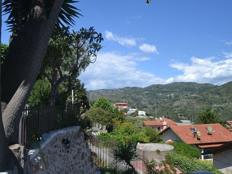 Modern Holiday Home With Sea View In Ventimiglia