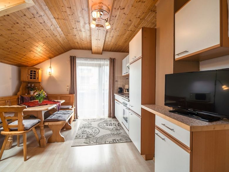 Luxury Apartment In Tr�polach With Swimming Pool