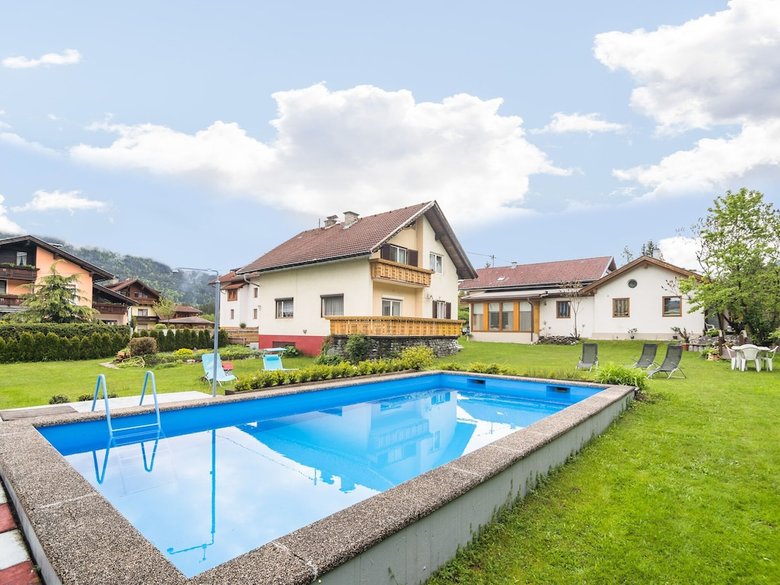 Luxury Apartment In Tr�polach With Swimming Pool