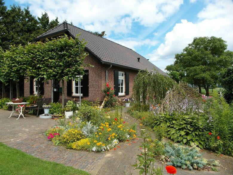 Ranquil Holiday Home In Bronckhorst Near Forest"
