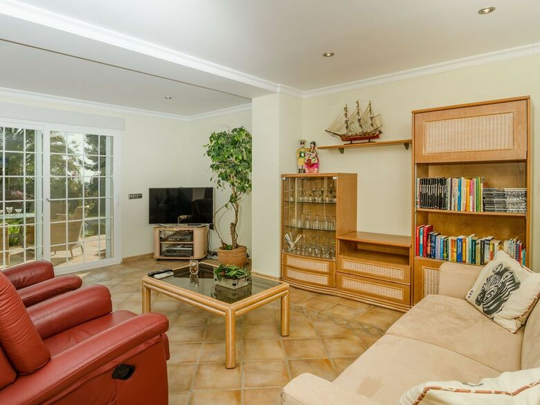 Luxury Villa With Private Pool And Jacuzzi In L'albir