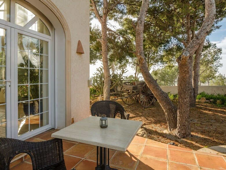 Luxury Villa With Private Pool And Jacuzzi In L'albir