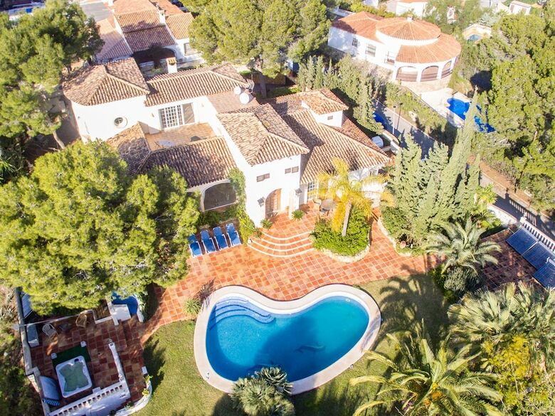 Luxury Villa With Private Pool And Jacuzzi In L'albir