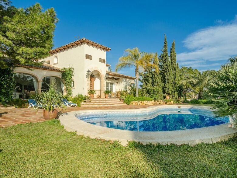 Luxury Villa With Private Pool And Jacuzzi In L'albir