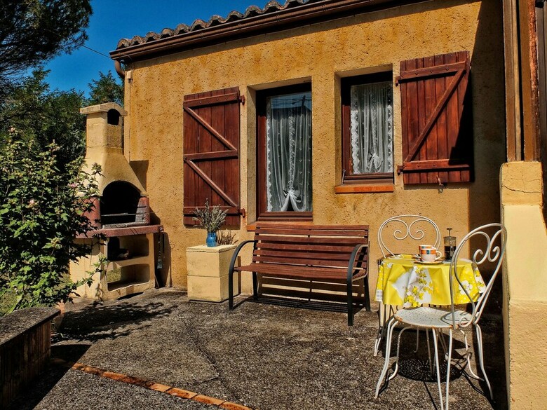 Spacious Holiday Home In Anglars-nozac With Swimming Pool