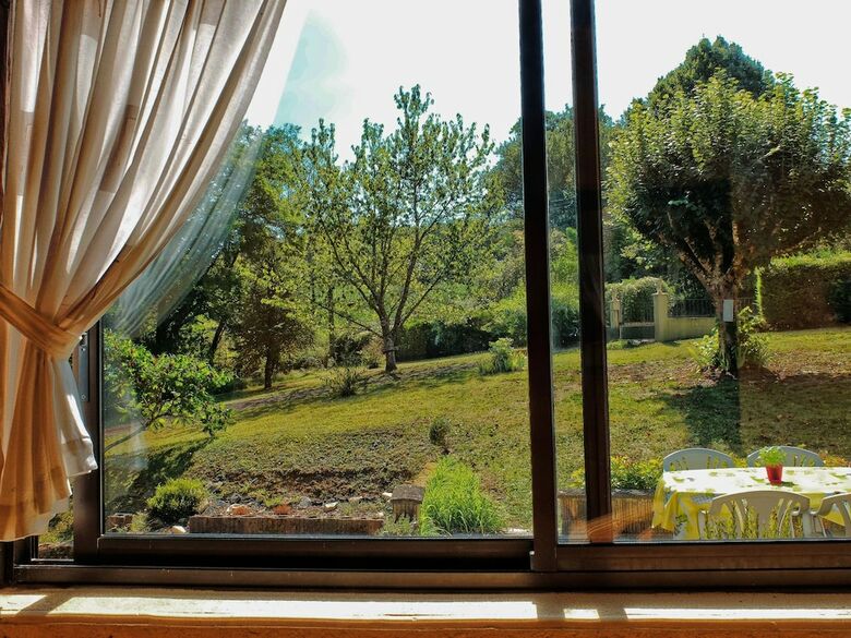 Spacious Holiday Home In Anglars-nozac With Swimming Pool