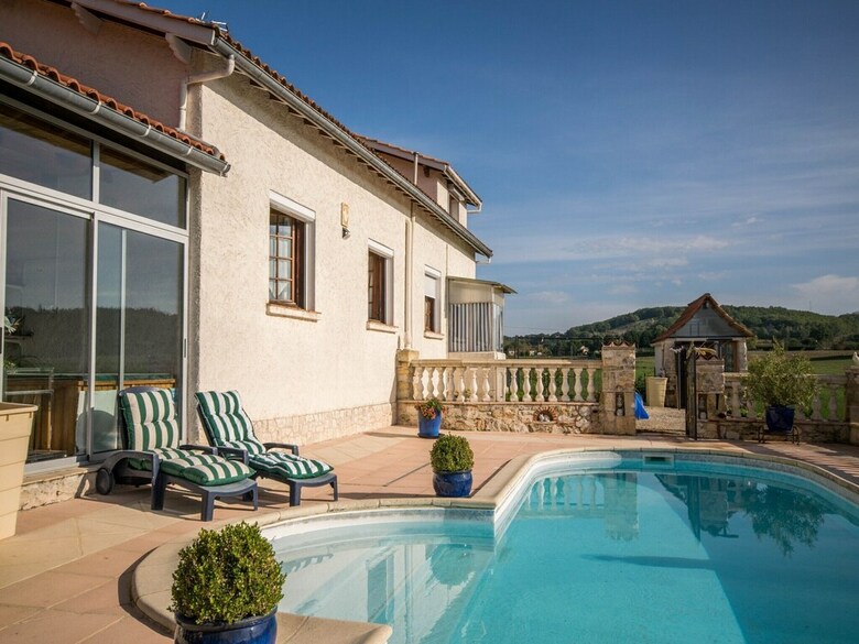 Cozy Holiday Home In Montayral With Swimming Pool