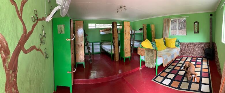 Hostal Lion's Den Backpackers