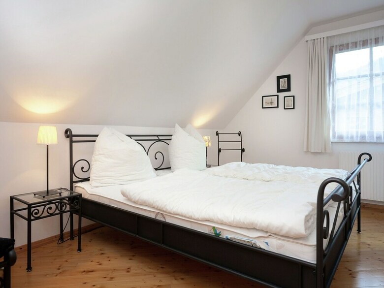 Cosy Chalet In M�hlbach With Private Garden