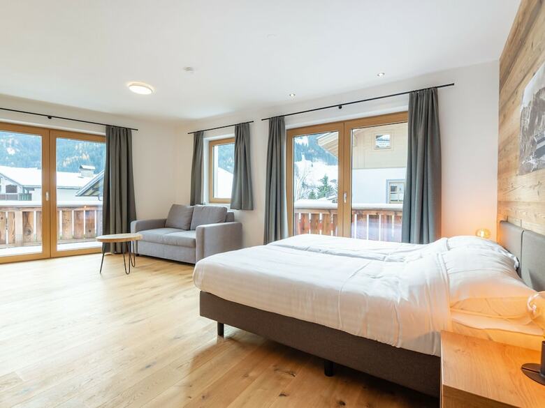 Large Luxury Chalet, Ski Slopes And Center Accessible On Foot