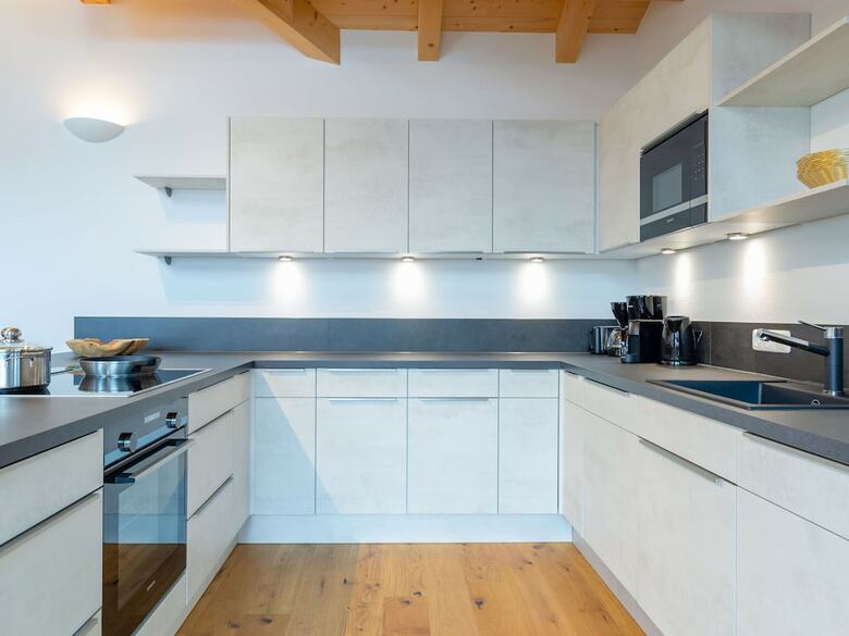 Large Luxury Chalet, Ski Slopes And Center Accessible On Foot