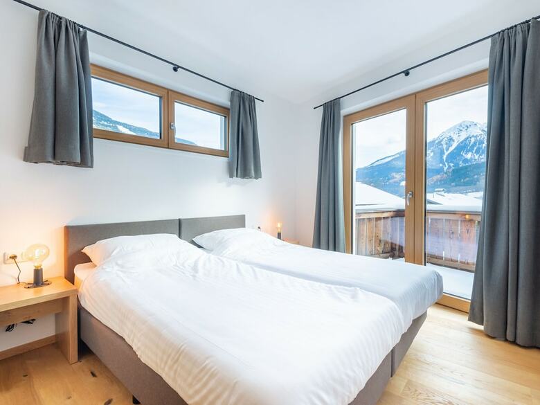Large Luxury Chalet, Ski Slopes And Center Accessible On Foot