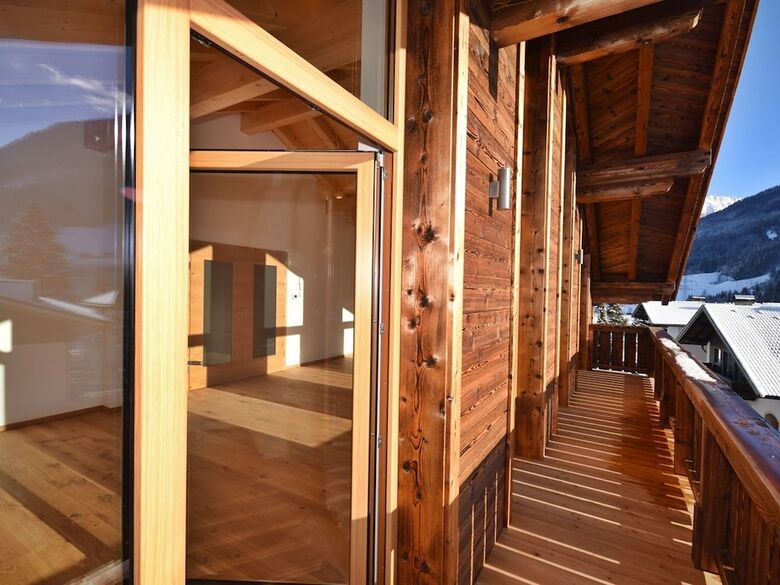 Large Luxury Chalet, Ski Slopes And Center Accessible On Foot