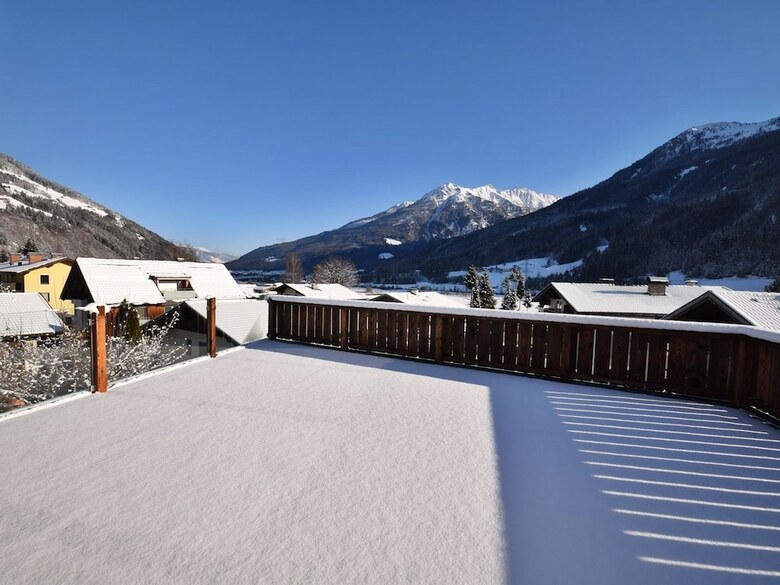 Large Luxury Chalet, Ski Slopes And Center Accessible On Foot