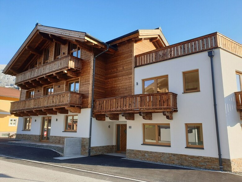 Large Luxury Chalet, Ski Slopes And Center Accessible On Foot