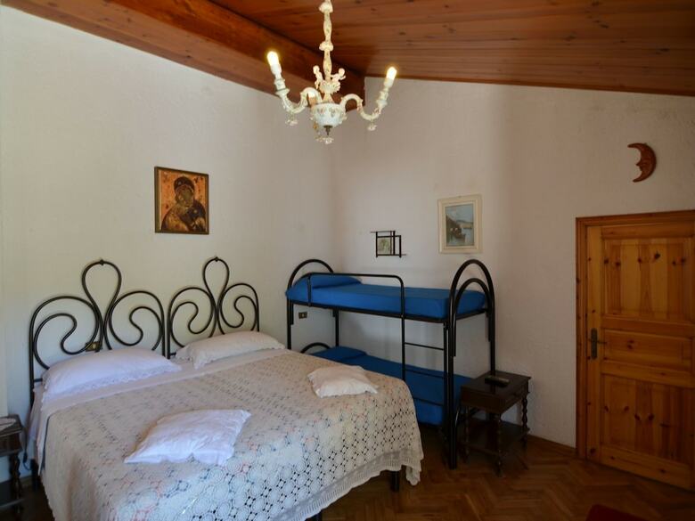 Villa From 1831 In Natural Environment, Strategic Location For Trips