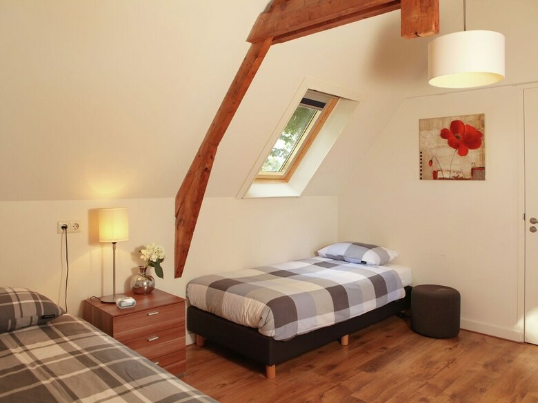 Cozy Holiday Home By The Canal In Dwingeloo