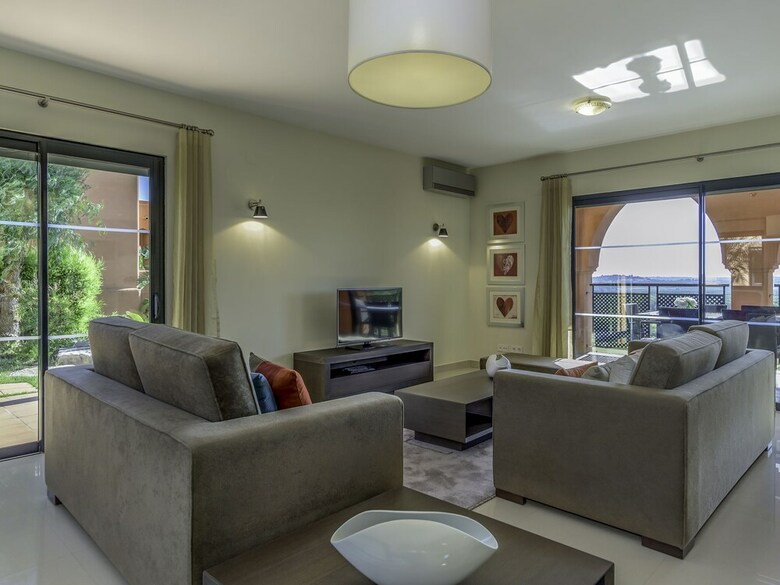 Spacious Villa In Alcantarilha With Private Swimming Pool