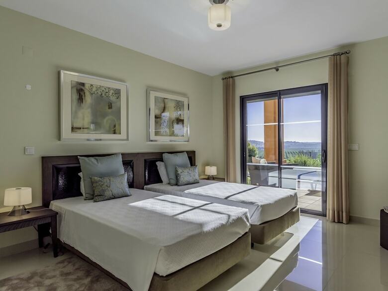 Spacious Villa In Alcantarilha With Private Swimming Pool