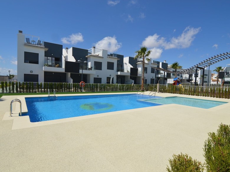 Nifty Apartment In Valencia With Swimming Pool