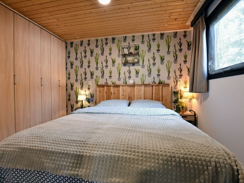 Tasteful Chalet With Veranda In The Veluwe