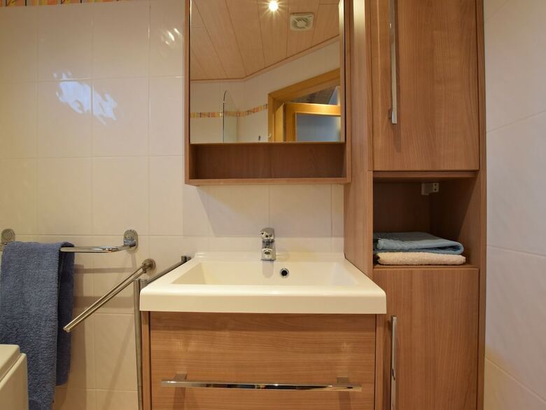 Comfortable Cottage Near Lake Cherapont
