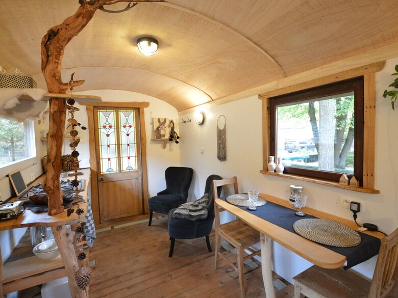 Charming Cottage With Jacuzzi In Zeeland