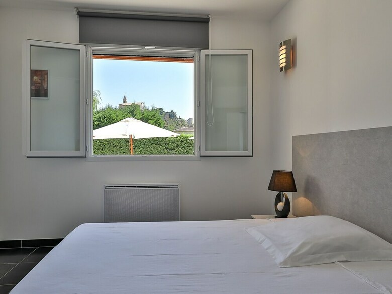 Lush Villa In Cairanne Provence With Private Pool