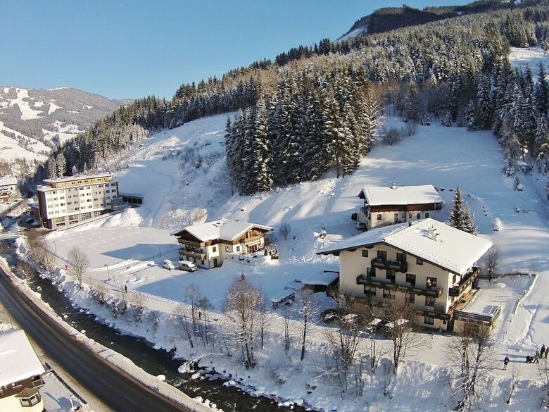 Comfortable Apartment In Saalbach-hinterglemm Near Ski Area